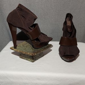 Bertinni Lexus open toe 5 inch platform heels SZ 7